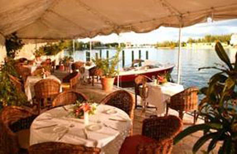 Pelican Bay Hotel Фріпорт Ресторан фото